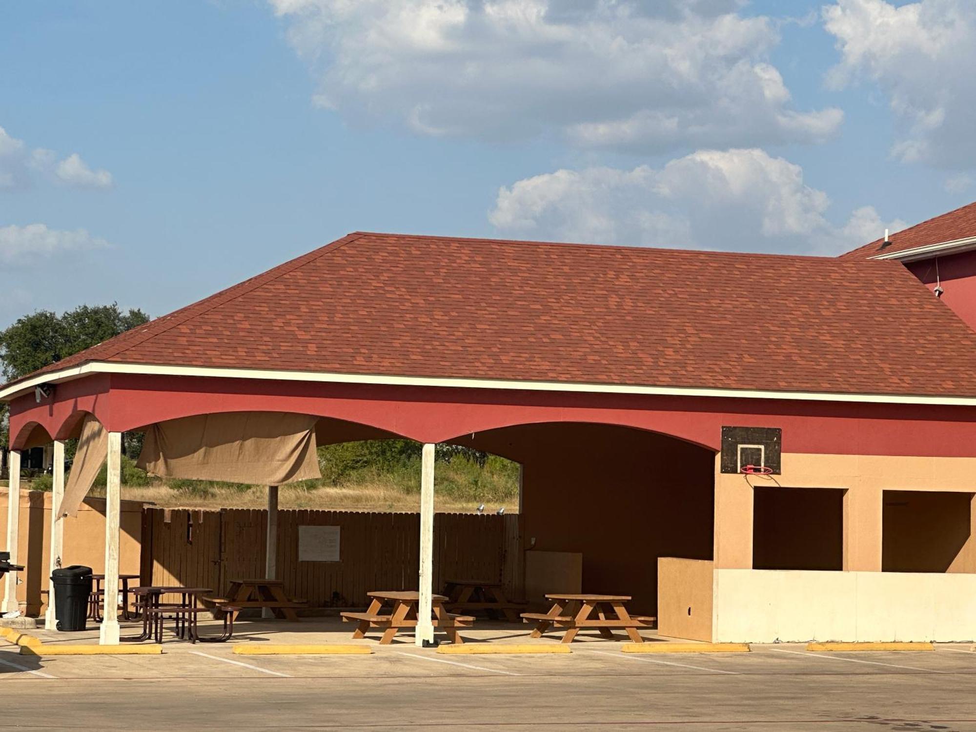 Executive Inn & Suites Floresville Eksteriør billede