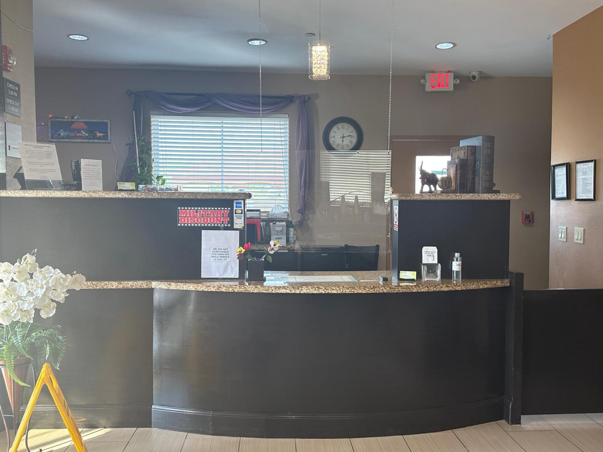 Executive Inn & Suites Floresville Eksteriør billede