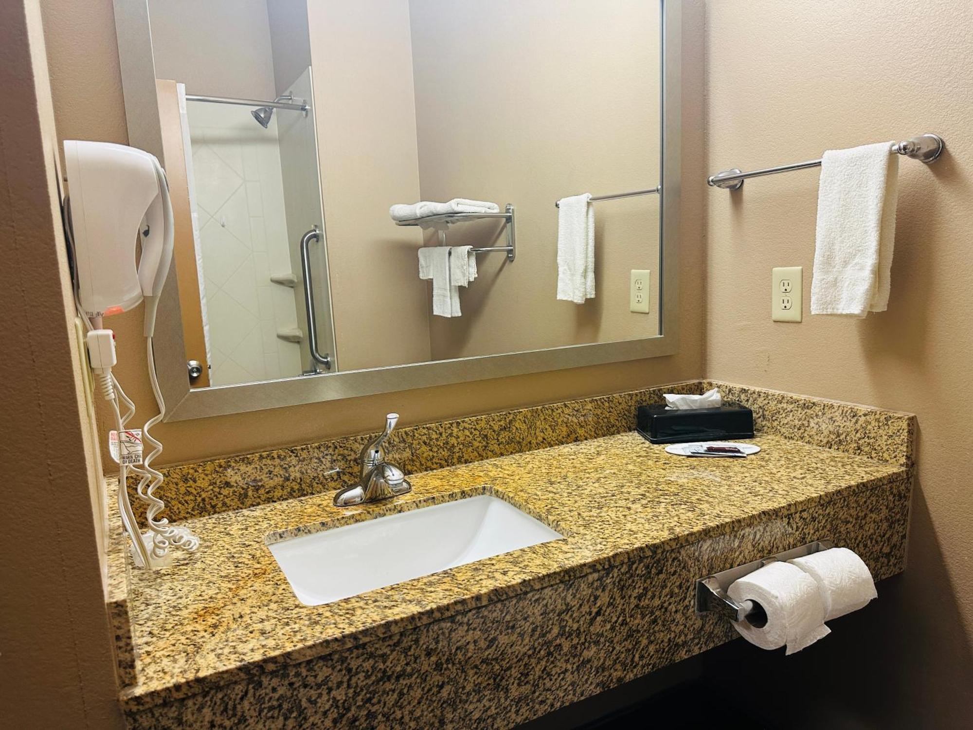 Executive Inn & Suites Floresville Eksteriør billede